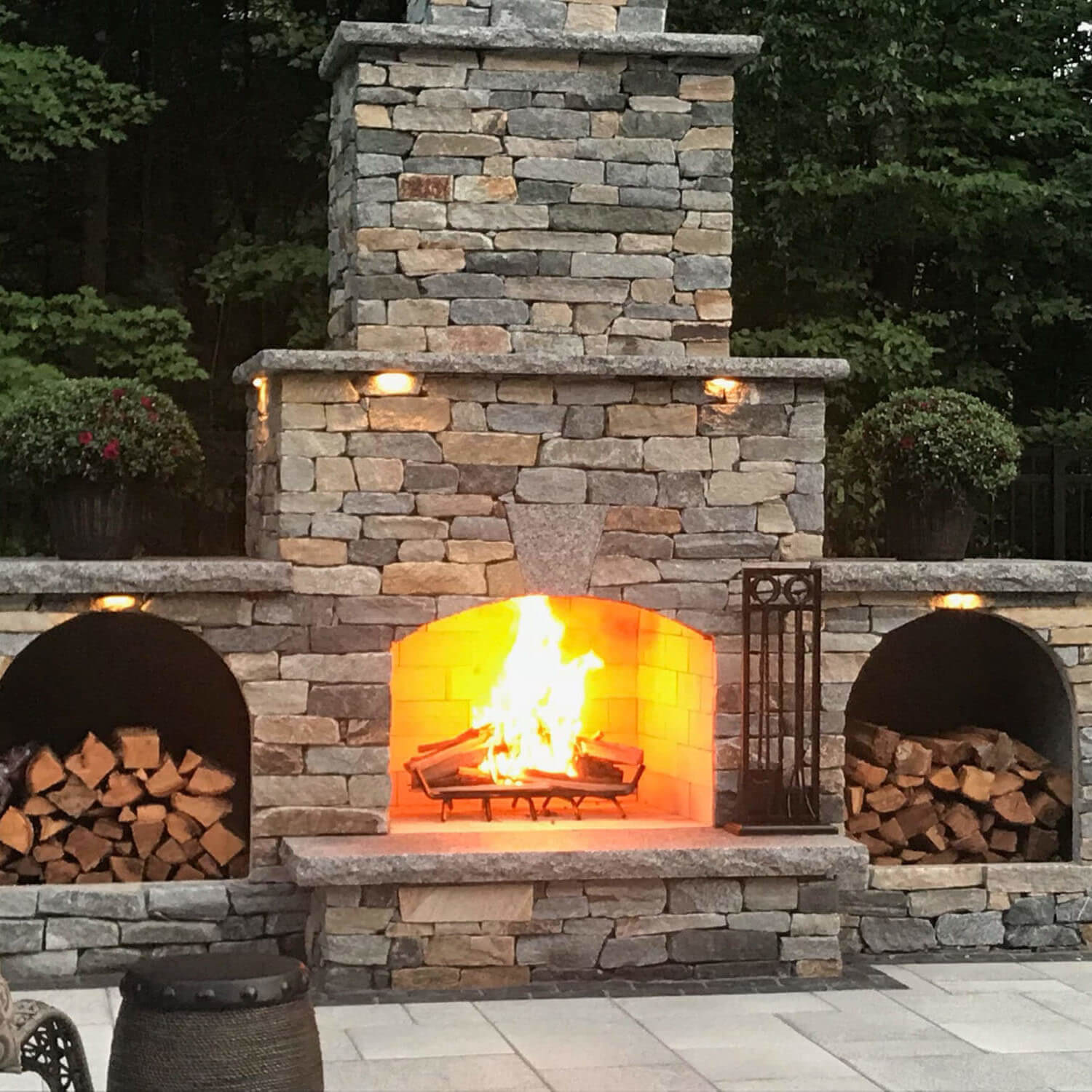 outdoor-stone-fireplace-kits-square (2)